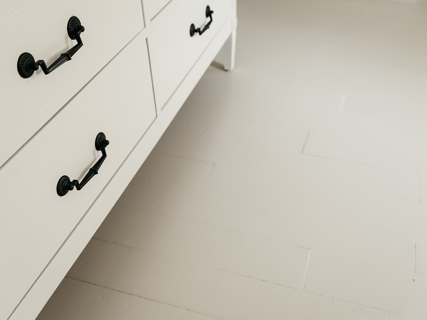 Absent Hour Carazzo Chalk White